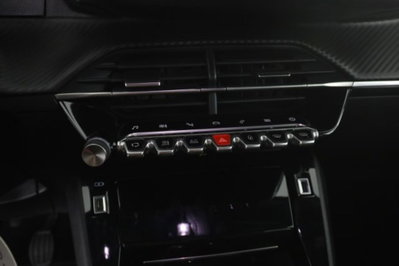 Peugeot 2008 PureTech 100 S&S Allure Pack (12)
