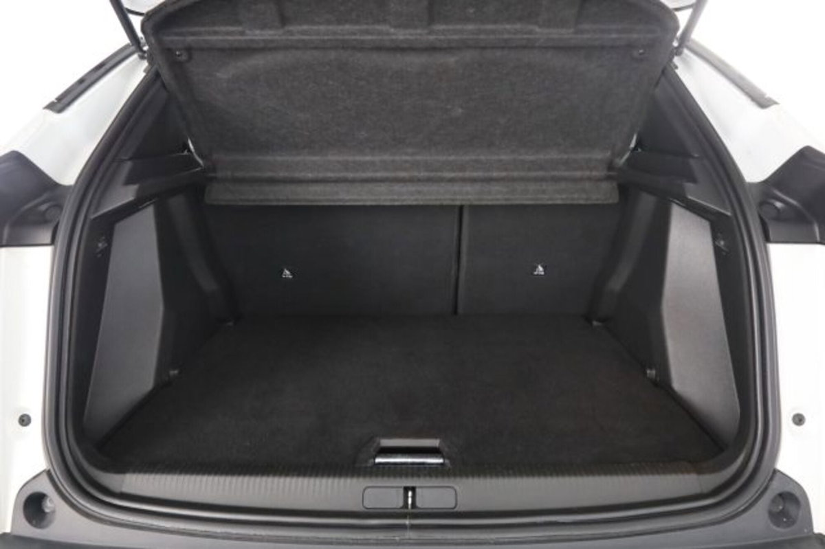 Peugeot 2008 PureTech 100 S&S Allure Pack (6)