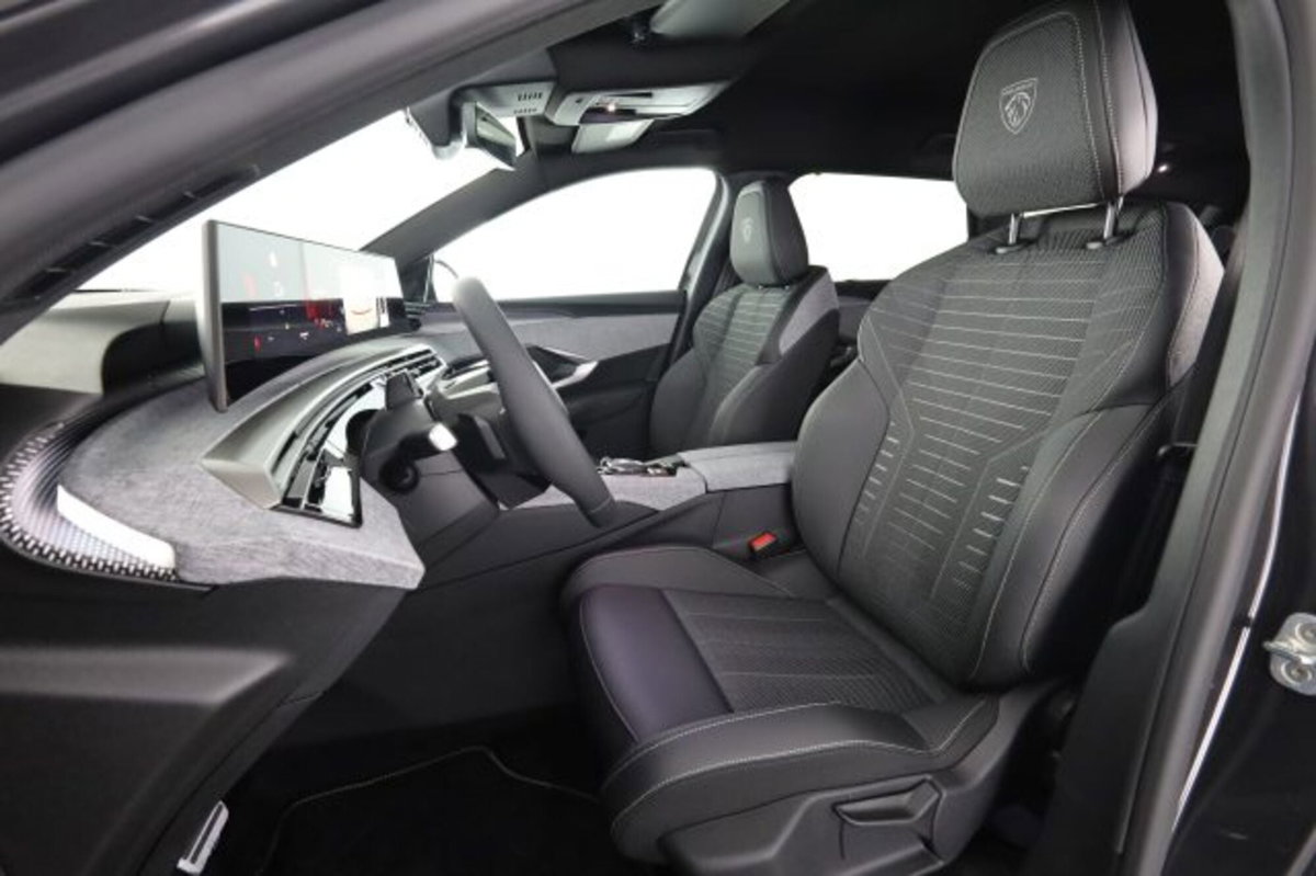 Peugeot 5008 1.2 hybrid GT 145cv 5p.ti e-dcs6 (10)