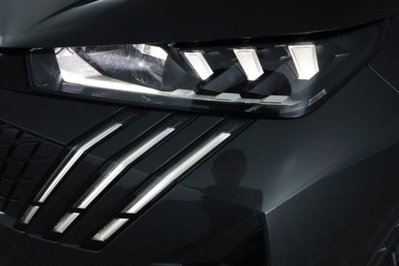 Peugeot 5008 1.2 hybrid GT 145cv 5p.ti e-dcs6 (17)