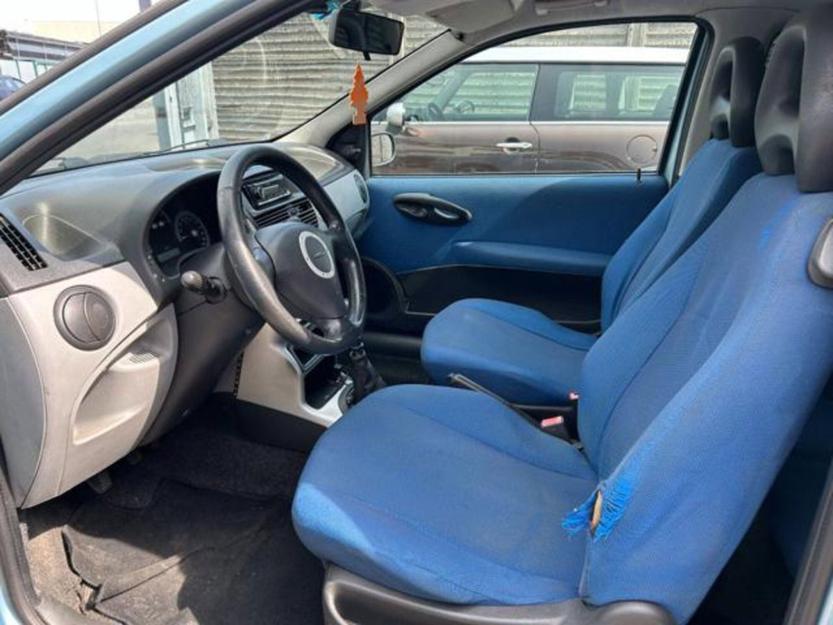 Fiat Punto 1.2i 16V cat 3 porte ELX (5)