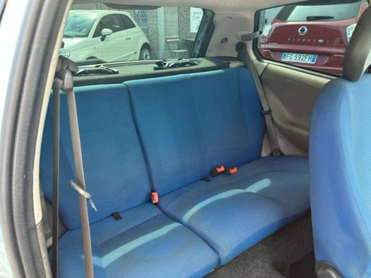 Fiat Punto 1.2i 16V cat 3 porte ELX (9)