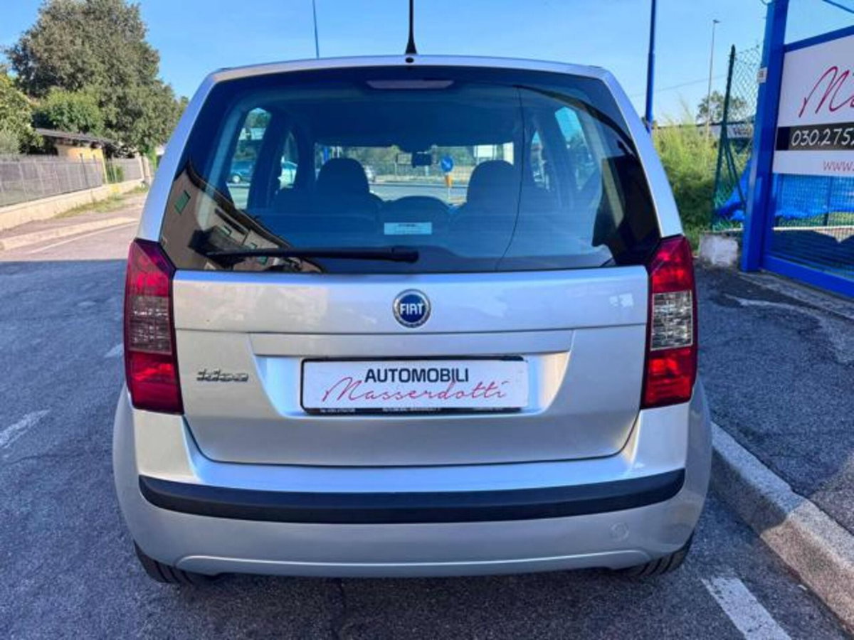Fiat Idea 1.2 16V BlackLabel (6)