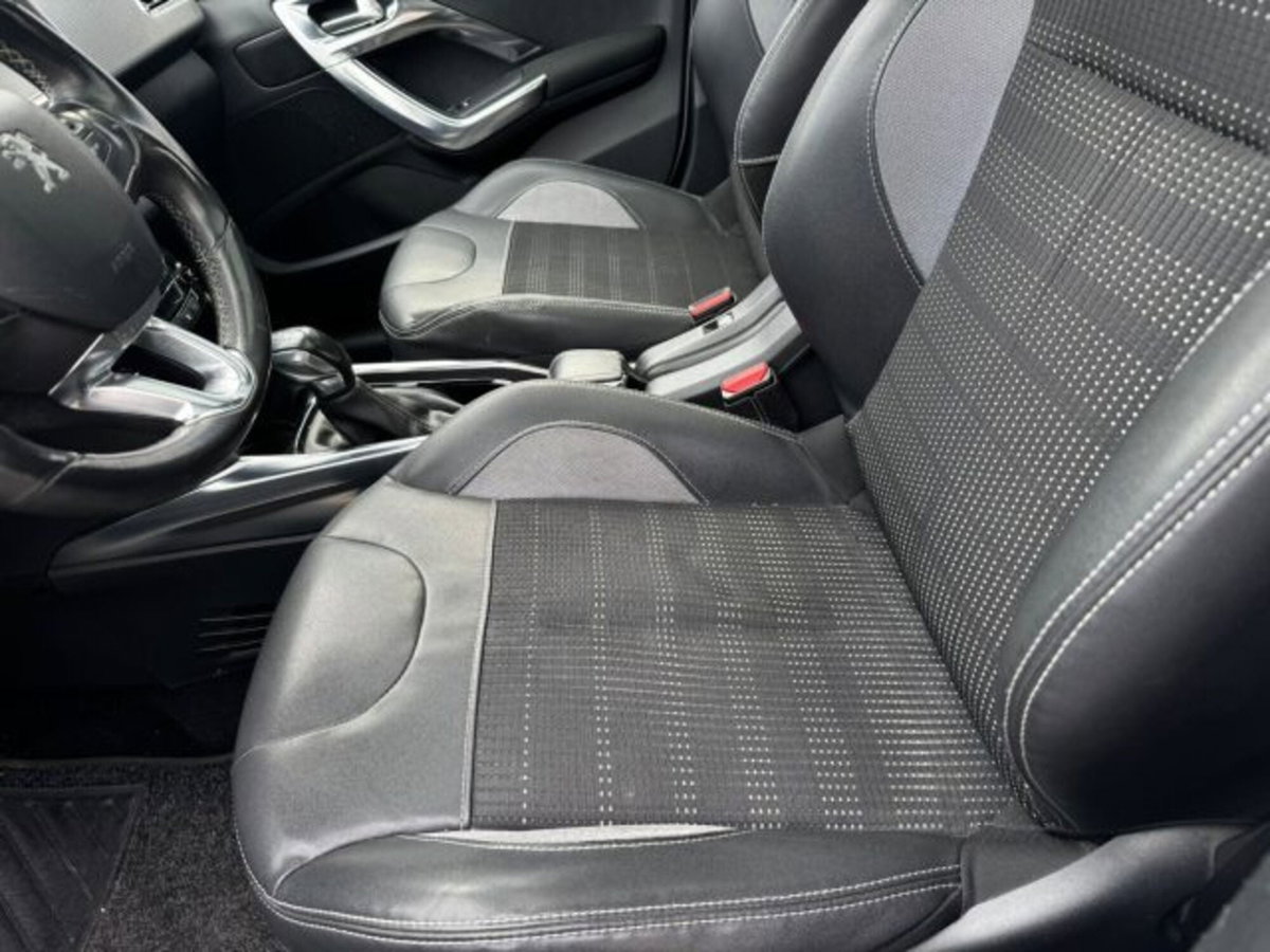 Peugeot 2008 e-HDi 92 CV Stop&Start robotizzato Allure (11)