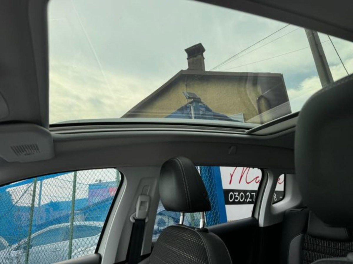 Peugeot 2008 e-HDi 92 CV Stop&Start robotizzato Allure (12)