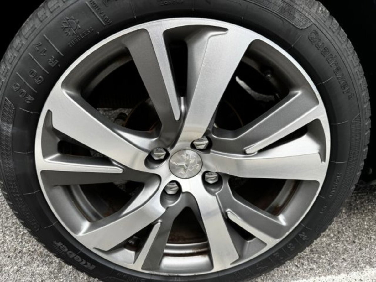 Peugeot 2008 e-HDi 92 CV Stop&Start robotizzato Allure (15)