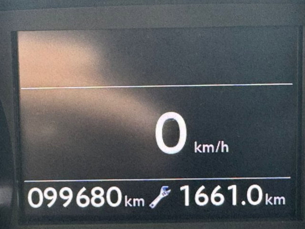 Peugeot 2008 e-HDi 92 CV Stop&Start robotizzato Allure (8)