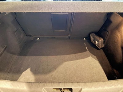 Peugeot 308 BlueHDi 130 S&S EAT8 Tech Edition (13)