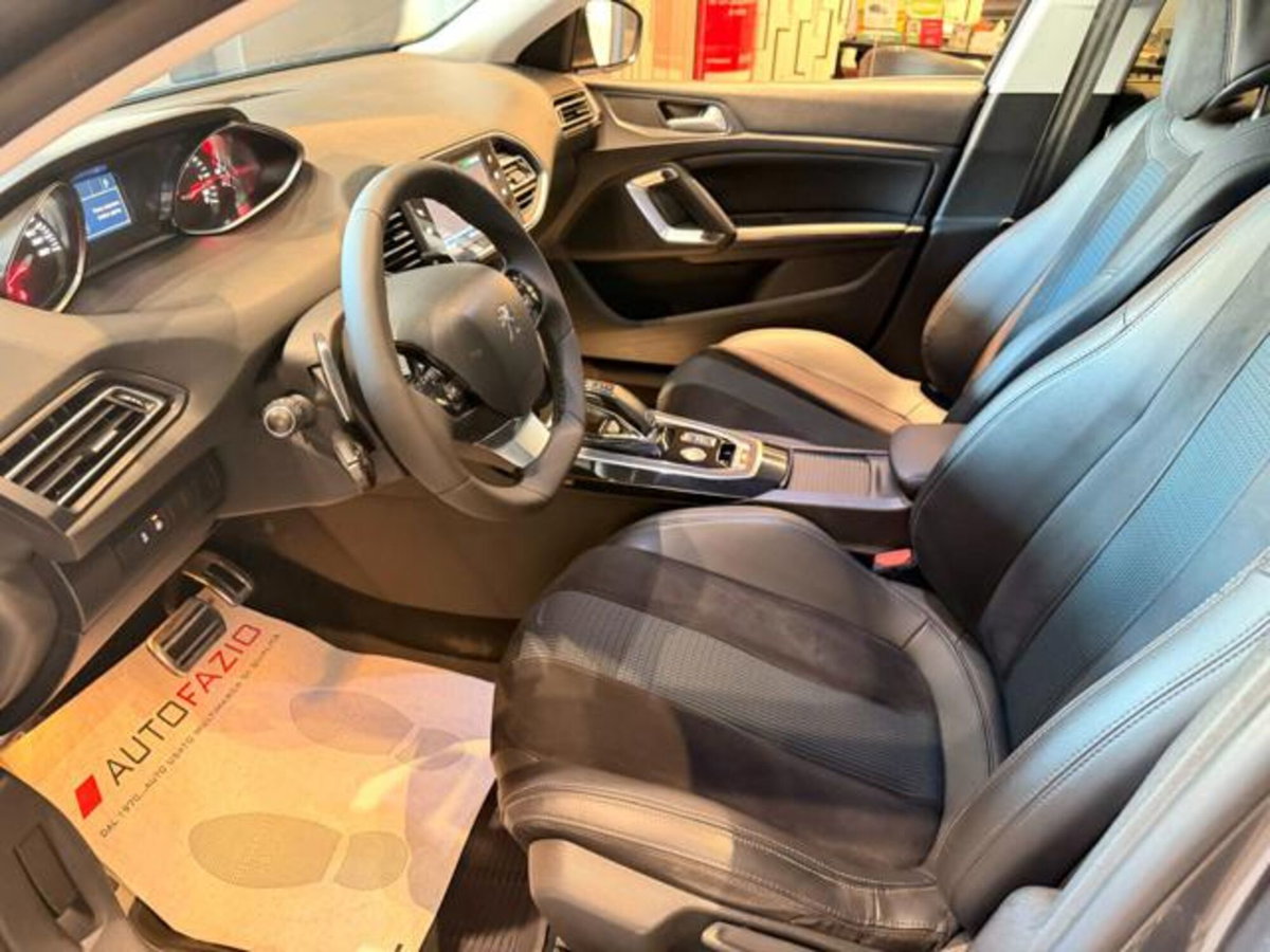 Peugeot 308 BlueHDi 130 S&S EAT8 Tech Edition (6)