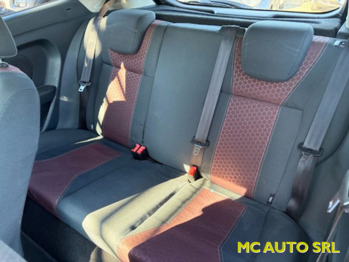Ford Fiesta 1.4 3 porte Bz.- GPL Titanium (8)