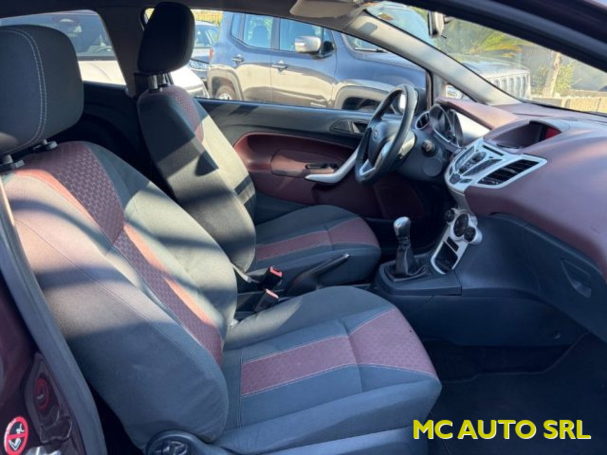 Ford Fiesta 1.4 3 porte Bz.- GPL Titanium (9)