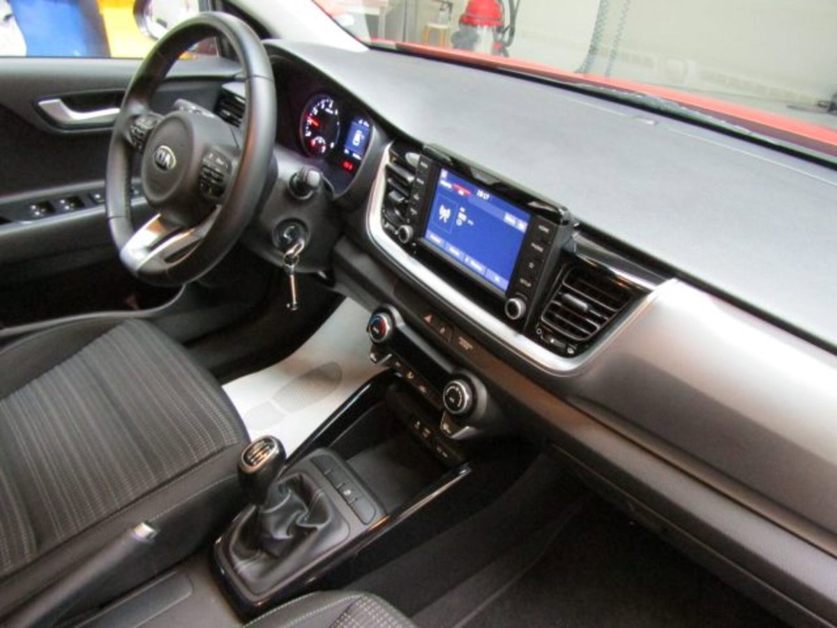 Kia Stonic 1.0 T-GDi 120 CV DCT7 Energy (16)