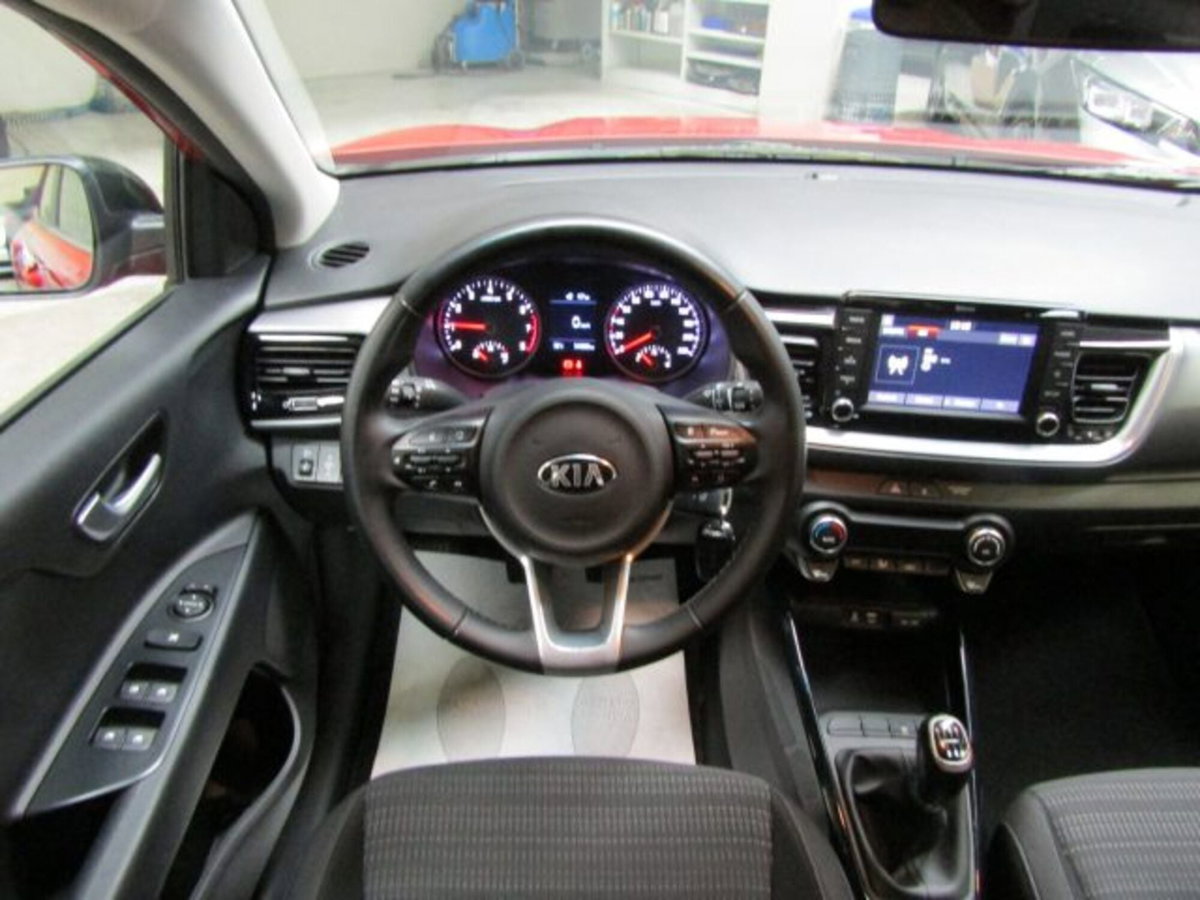 Kia Stonic 1.0 T-GDi 120 CV DCT7 Energy (19)