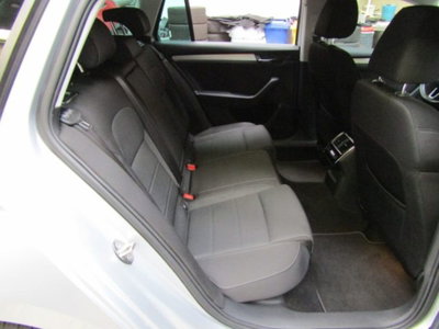 Skoda Superb Station Wagon 2.0 TDI DSG Wagon Executive (13)