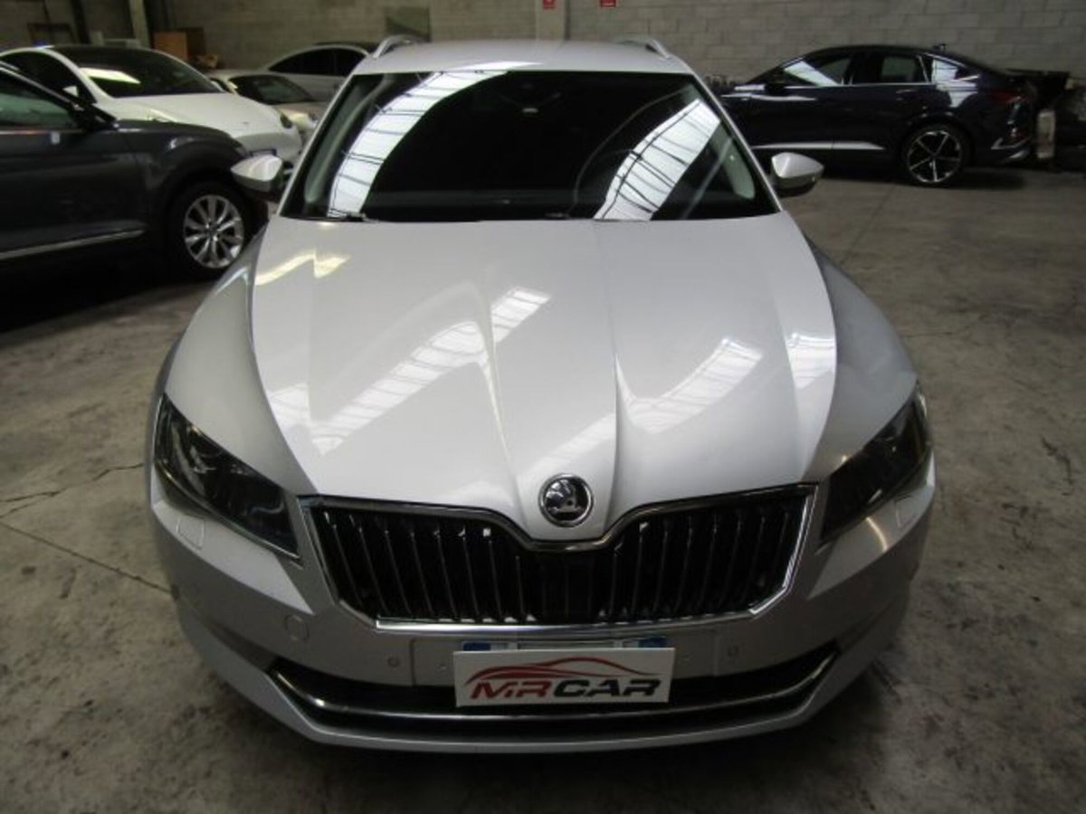 Skoda Superb Station Wagon 2.0 TDI DSG Wagon Executive (2)