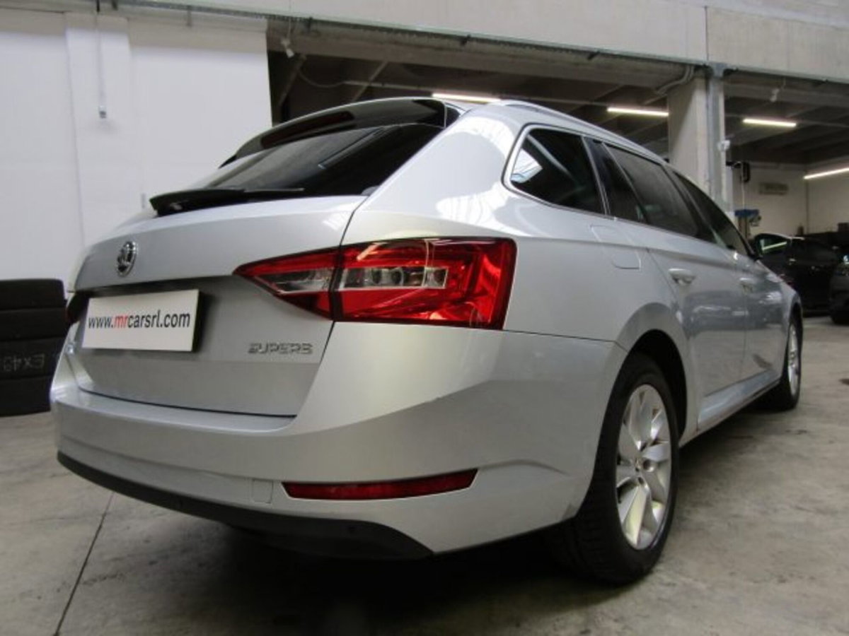 Skoda Superb Station Wagon 2.0 TDI DSG Wagon Executive (5)