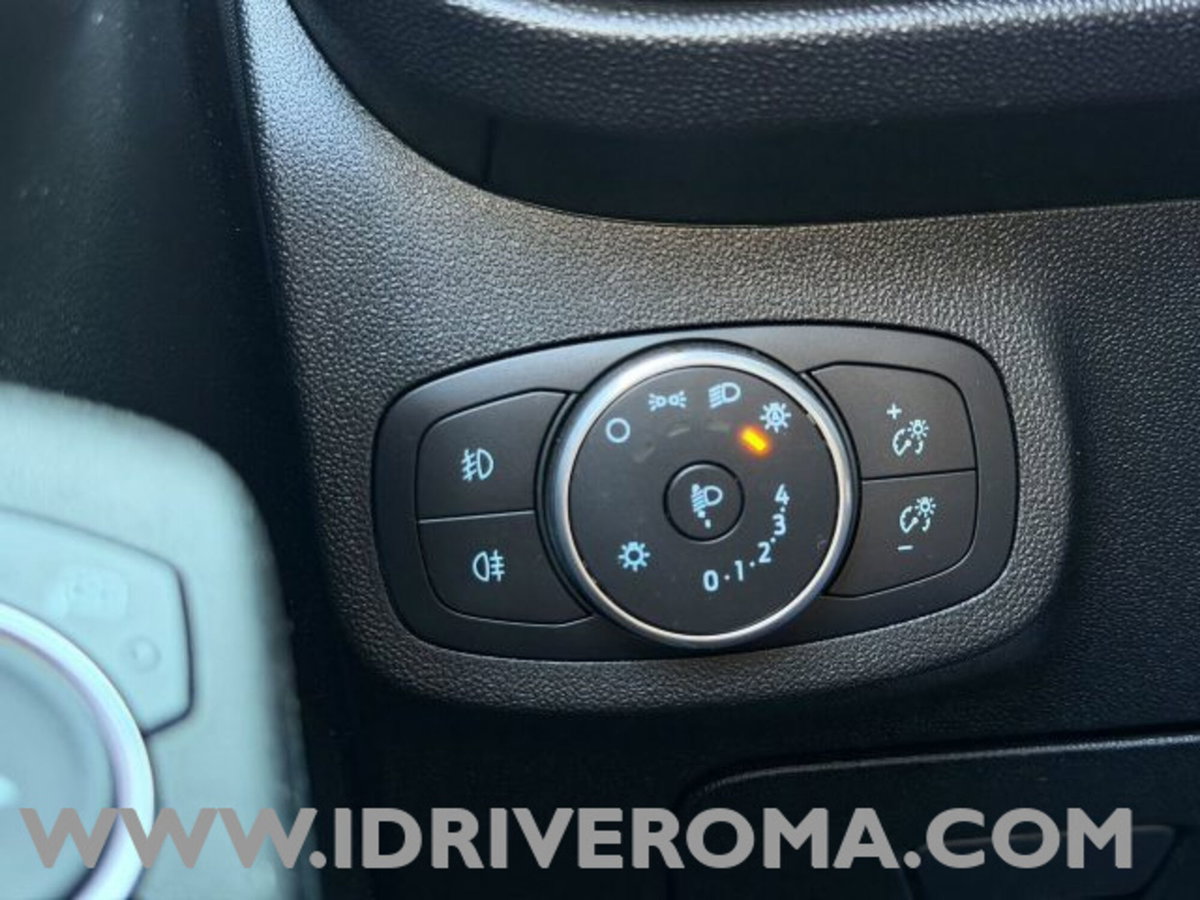 Ford Fiesta 1.0 EcoBoost 100CV 5 porte ST-Line (11)
