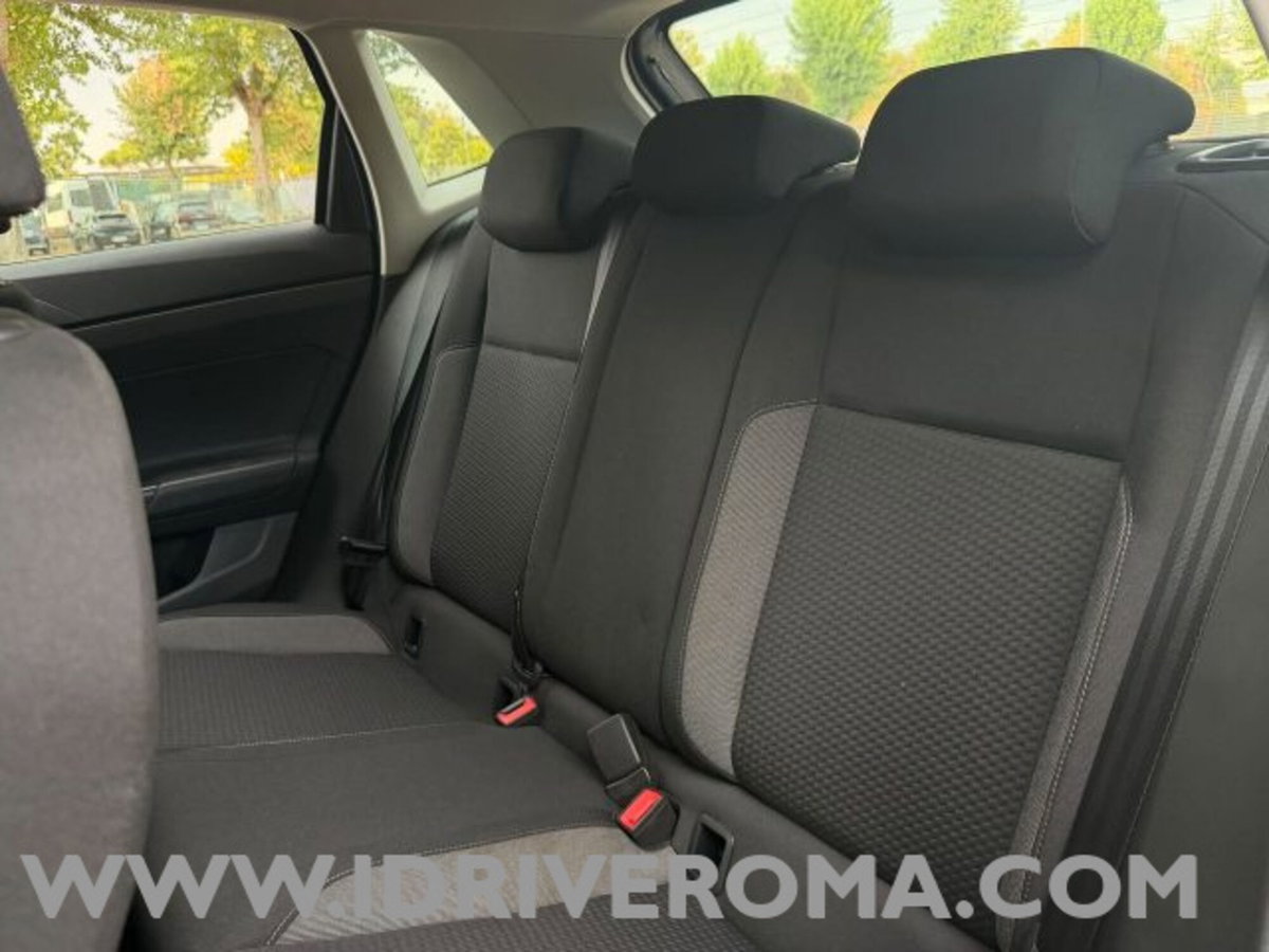 Volkswagen Polo 1.0 tsi Life 95cv (10)