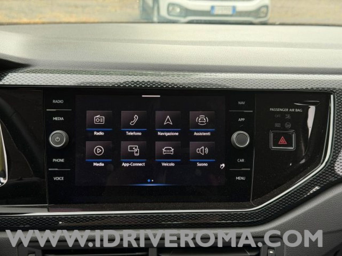 Volkswagen Polo 1.0 tsi Life 95cv (14)