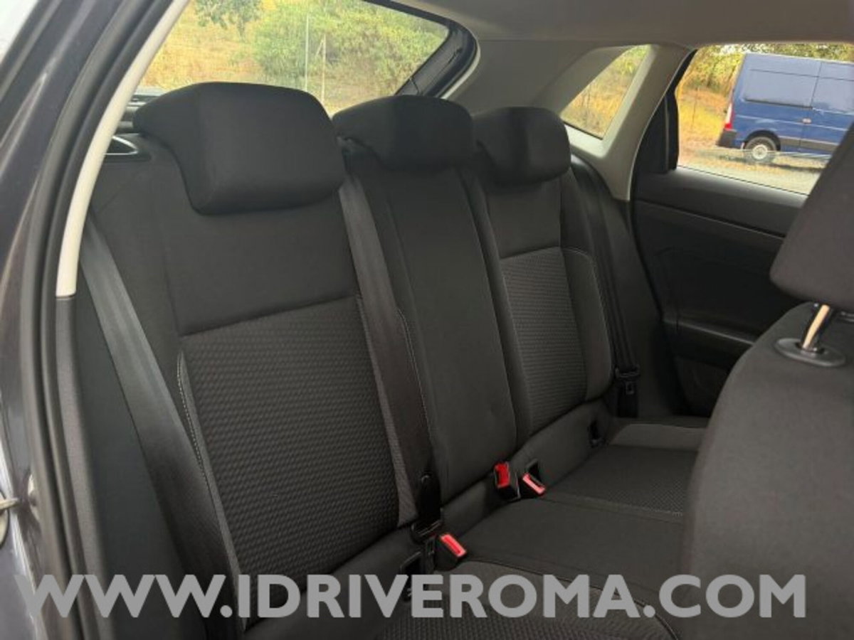 Volkswagen Polo 1.0 tsi Life 95cv (9)