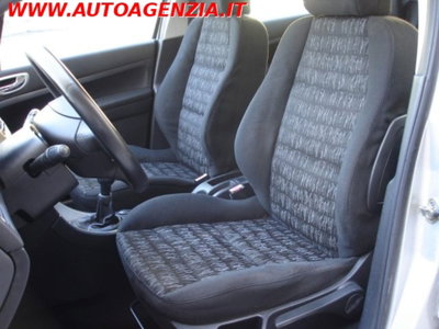 Peugeot 307 16V HDi 110CV 5p. HDI Clima (9)