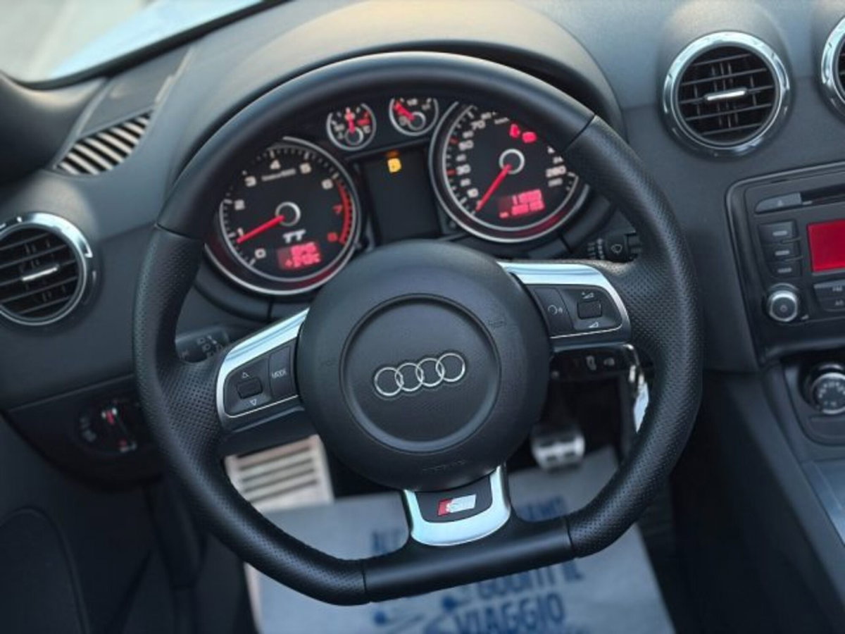 Audi TT Cabrio 1.8 TFSI (14)