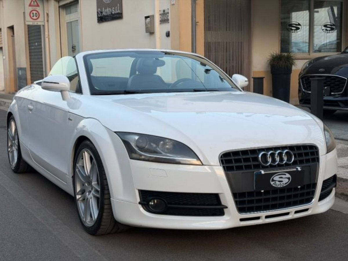 Audi TT Cabrio 1.8 TFSI (2)