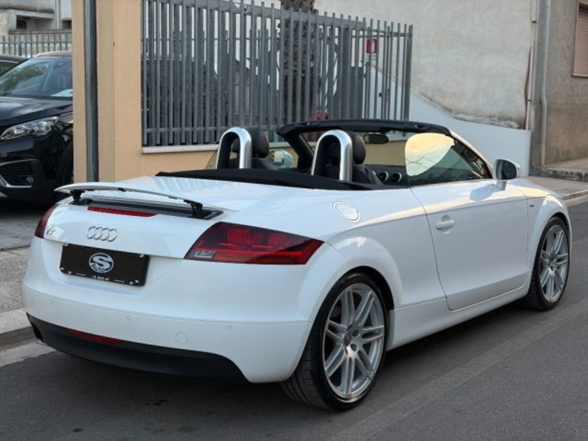 Audi TT Cabrio 1.8 TFSI (5)