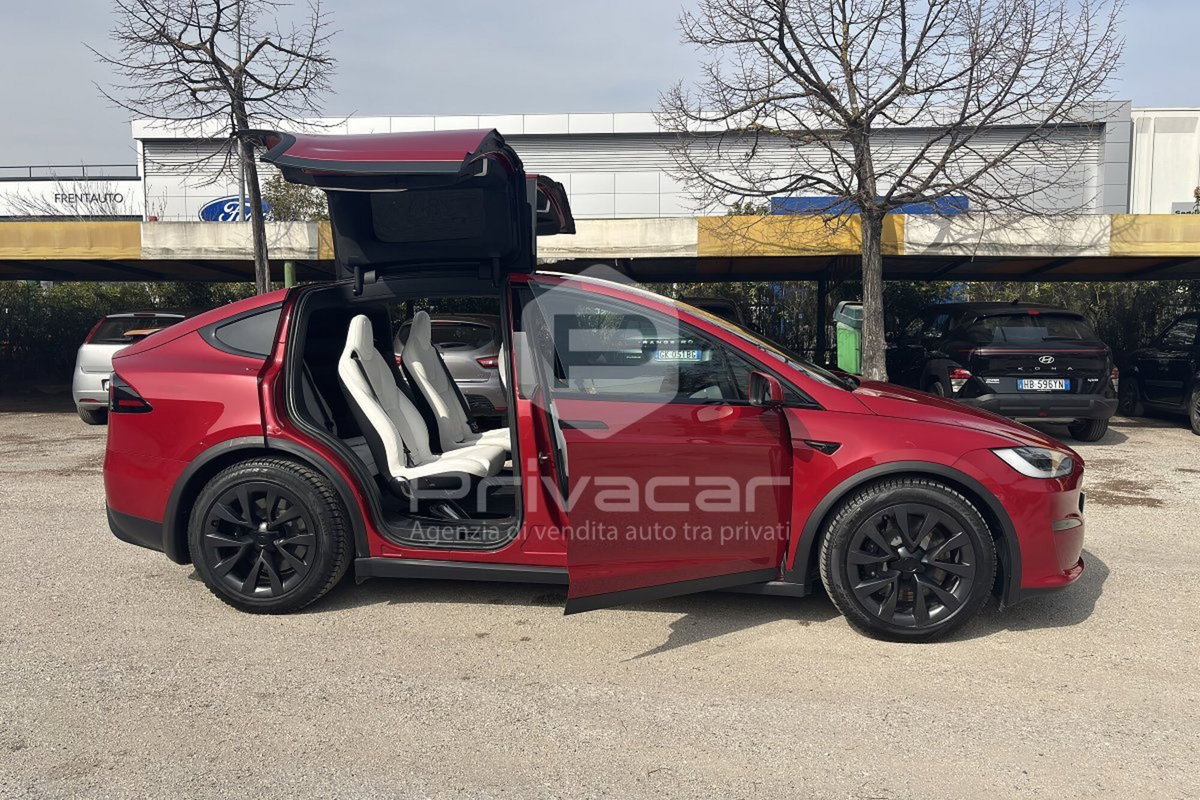 Tesla Model X Model X Plaid (10)