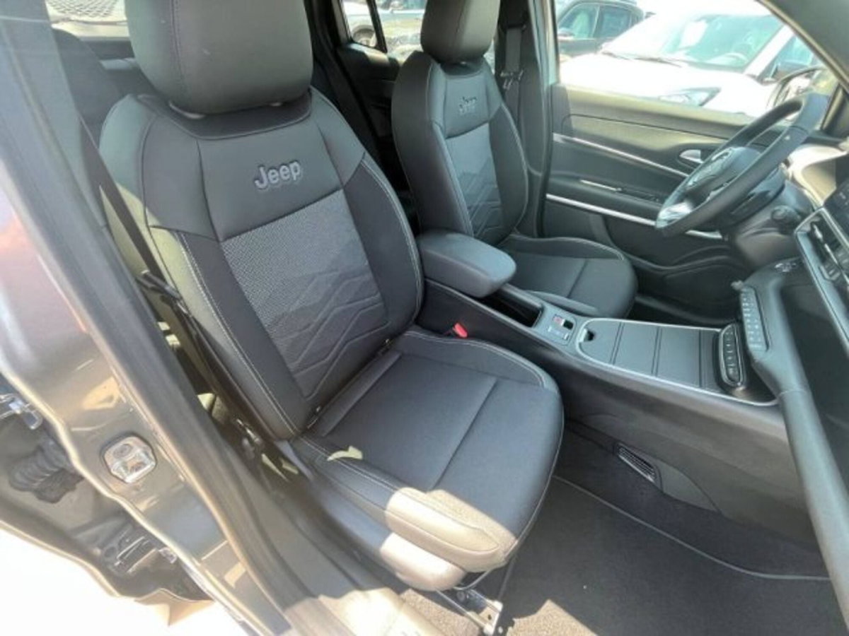 Jeep Avenger 1.2 turbo e-hybrid mhev Summit fwd 110cv edct6 (8)