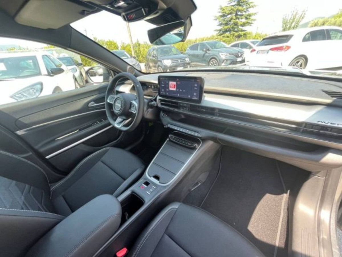 Jeep Avenger 1.2 turbo e-hybrid mhev Summit fwd 110cv edct6 (9)