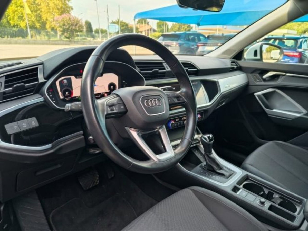 Audi Q3 Sportback 35 TDI quattro S tronic Business Plus (10)