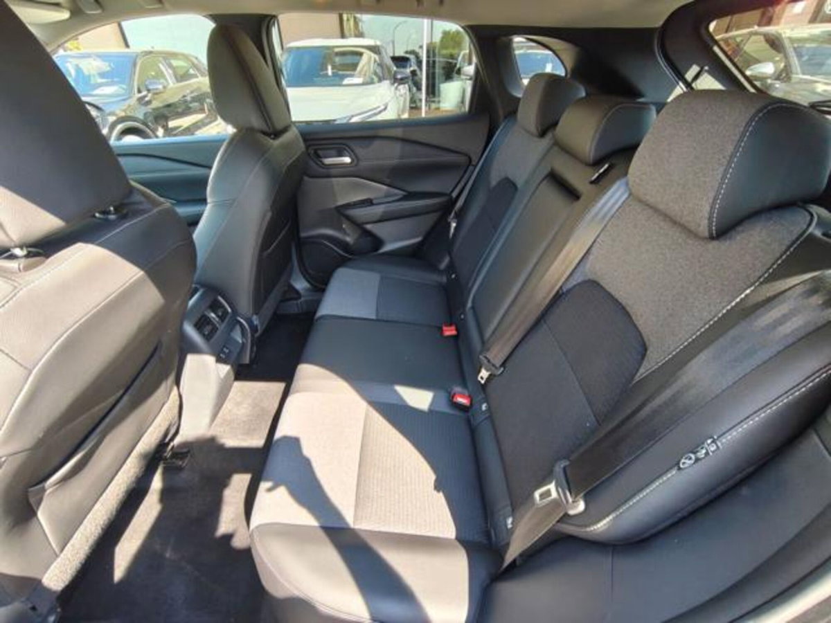 Nissan Qashqai 1.3 mhev N-Connecta 2wd 140cv (12)