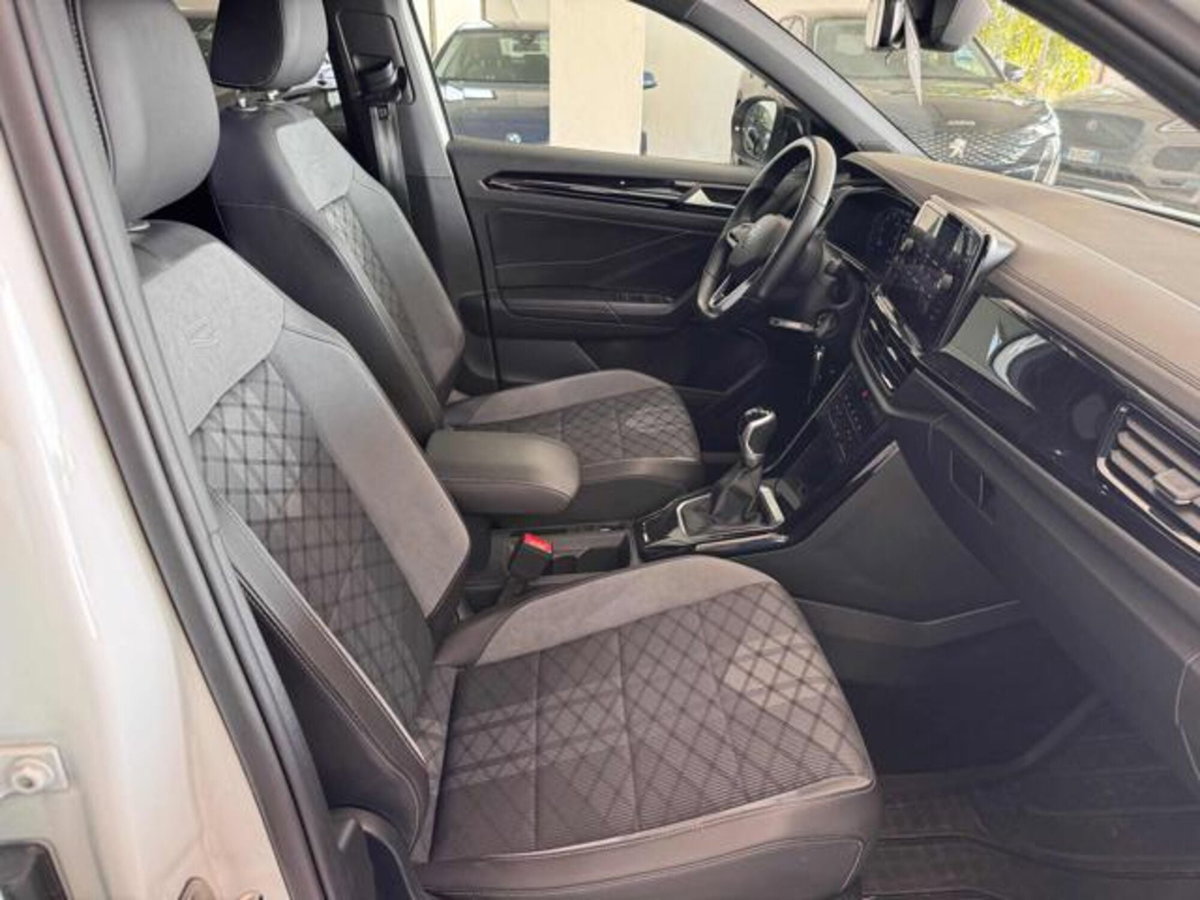 Volkswagen T-Roc 2.0 tdi R-Line 115cv (10)