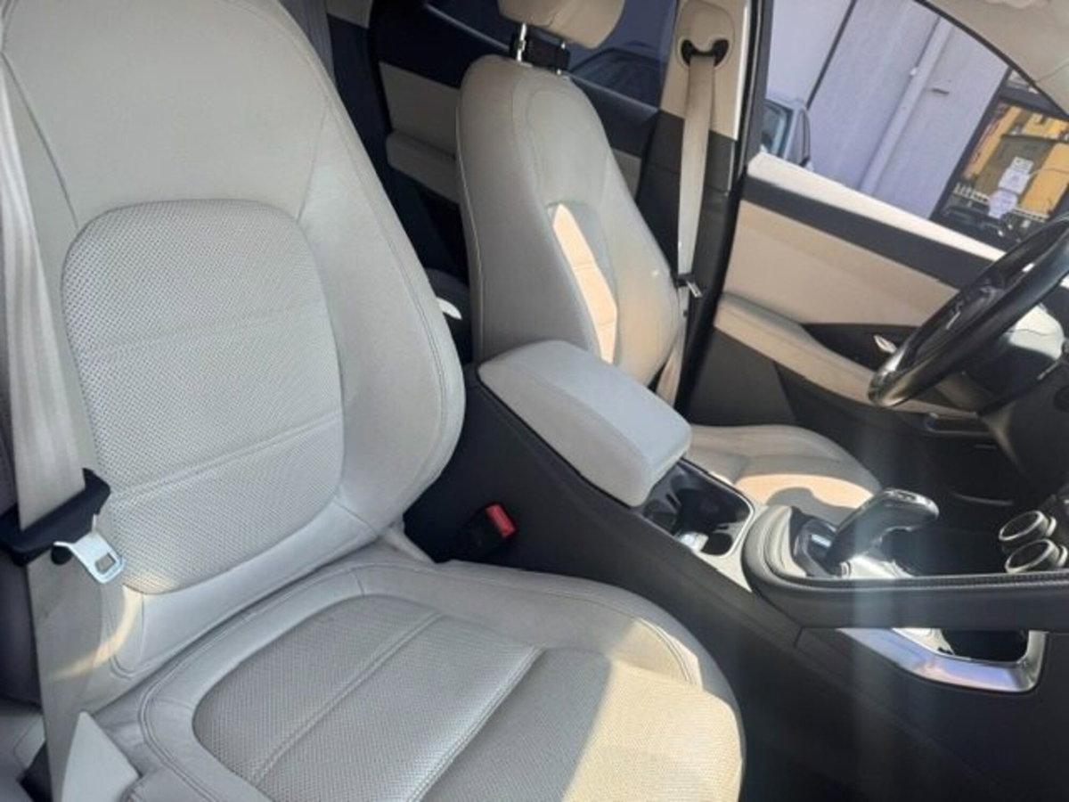 Jaguar E-Pace 2.0D 240 CV AWD aut. HSE (11)