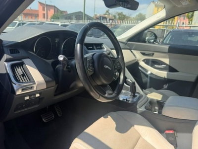 Jaguar E-Pace 2.0D 240 CV AWD aut. HSE (9)