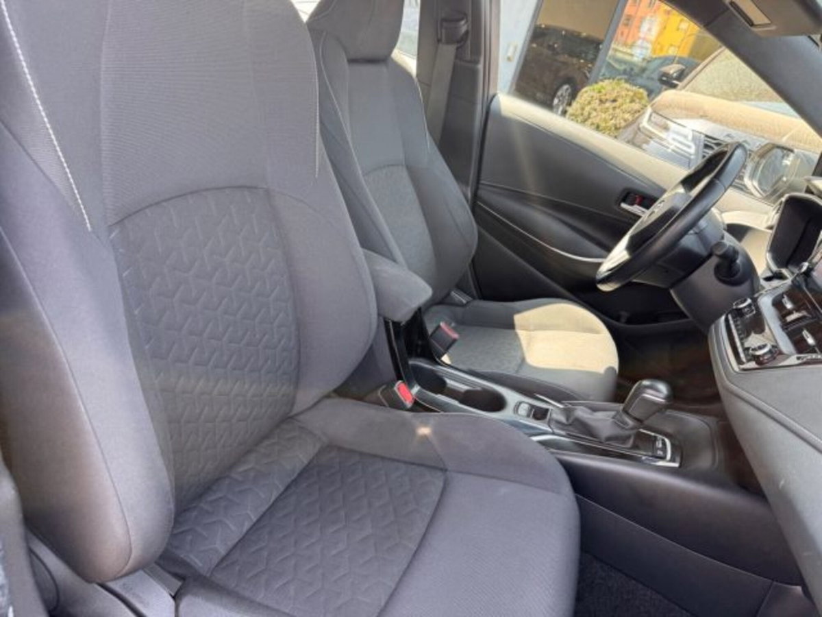 Toyota Corolla 1.8 Hybrid Active (8)