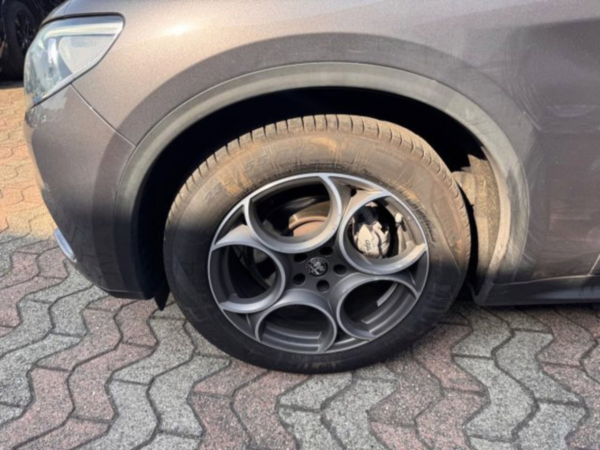 Alfa Romeo Stelvio Stelvio 2.2 Turbodiesel 190 CV AT8 Q4 Sprint (7)