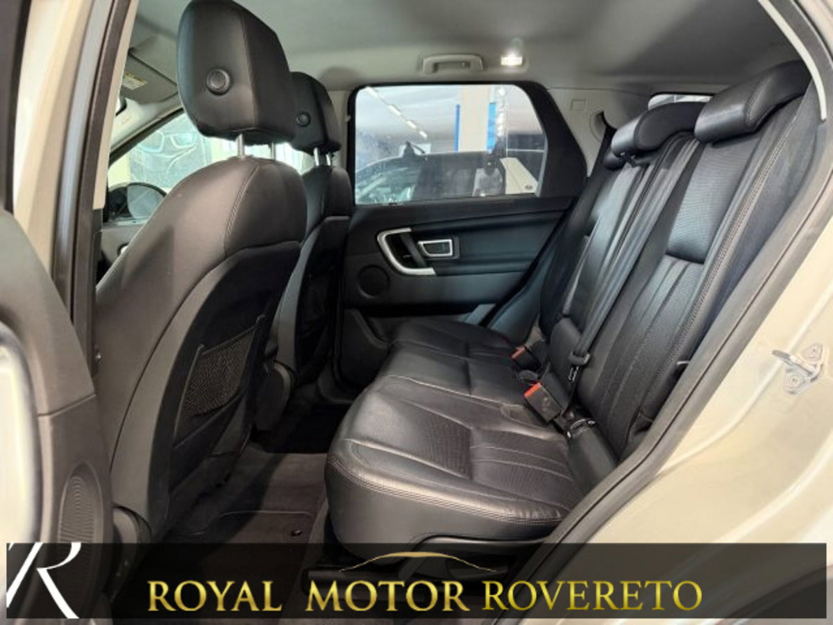 Land Rover Discovery Sport 2.0 TD4 180 CV HSE (10)