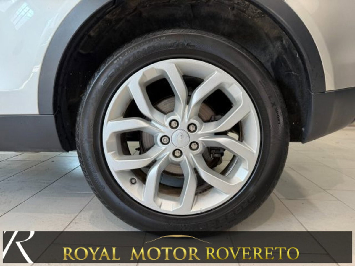 Land Rover Discovery Sport 2.0 TD4 180 CV HSE (4)