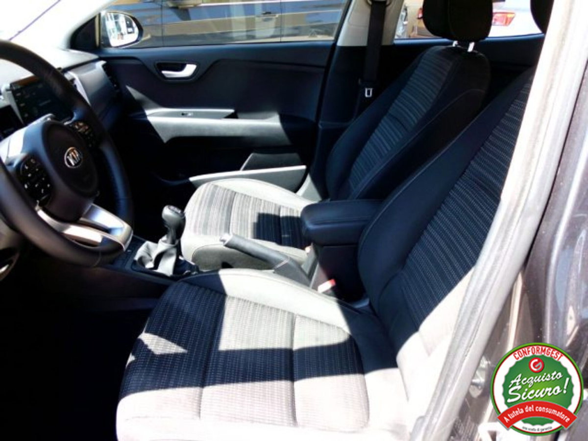 Kia Stonic 1.6 CRDi 110 CV Style (9)
