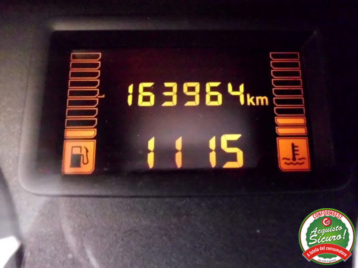 Dacia Duster 1.5 dCi 110CV 4x2 Lauréate (16)