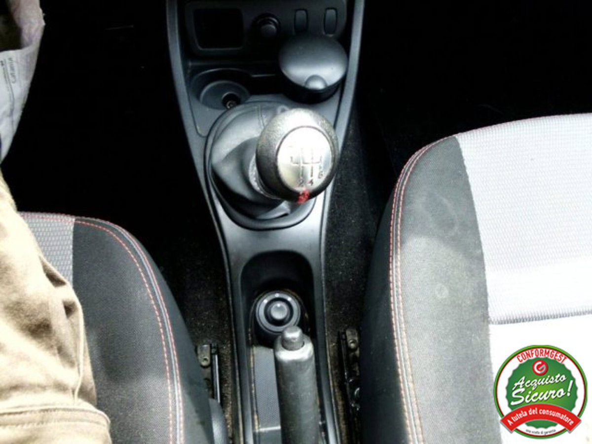Dacia Duster 1.5 dCi 110CV 4x2 Lauréate (18)