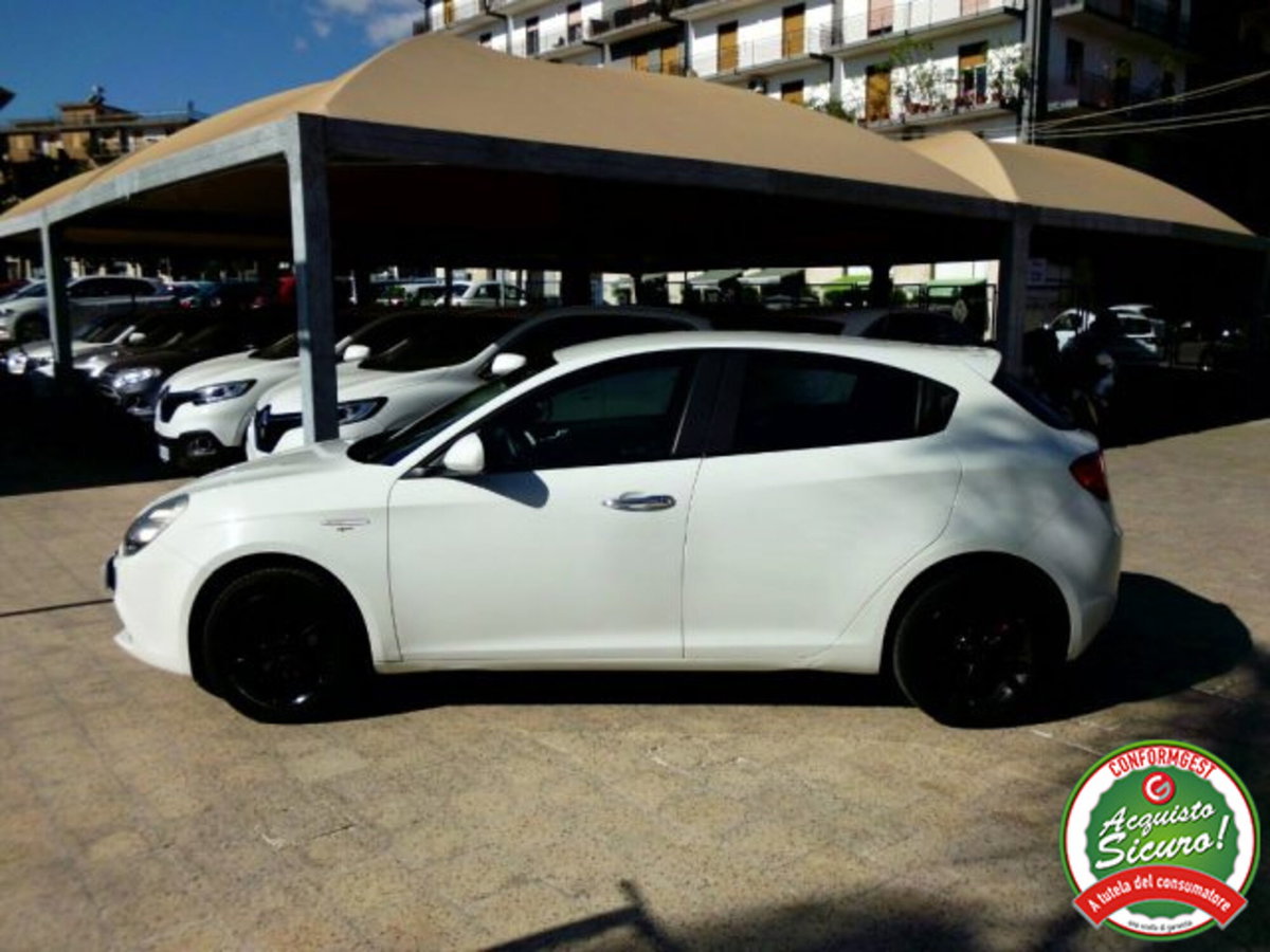Alfa Romeo Giulietta 1.6 JTDm-2 Distinctive (4)