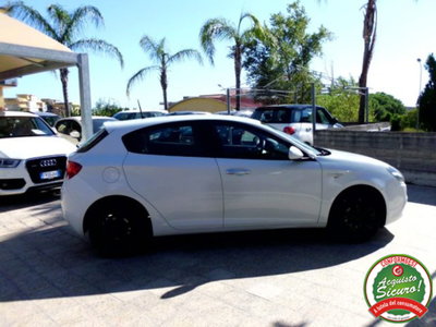 Alfa Romeo Giulietta 1.6 JTDm-2 Distinctive (8)