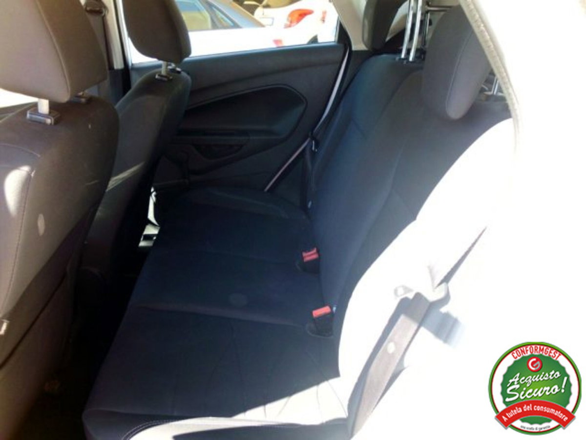 Ford Fiesta 1.5 TDCi 75CV 5 porte (10)