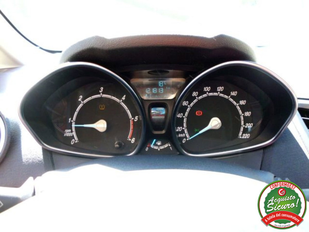 Ford Fiesta 1.5 TDCi 75CV 5 porte (17)