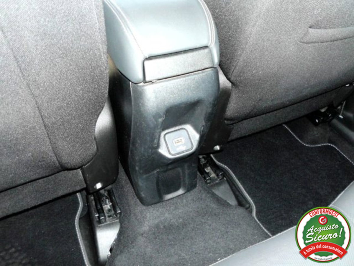 Jeep Renegade 1.6 Mjt 120 CV Limited (15)