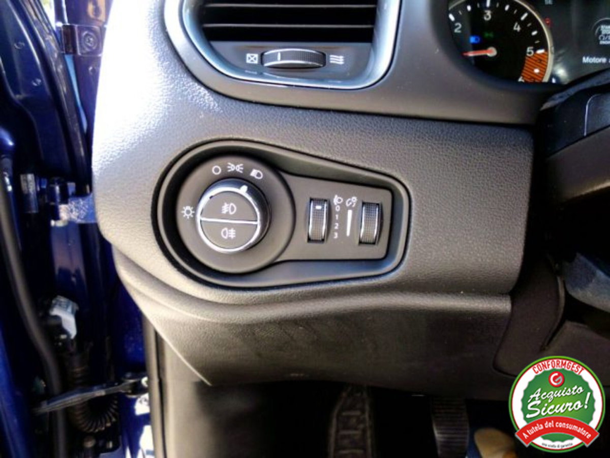 Jeep Renegade 1.6 Mjt 120 CV Limited (17)