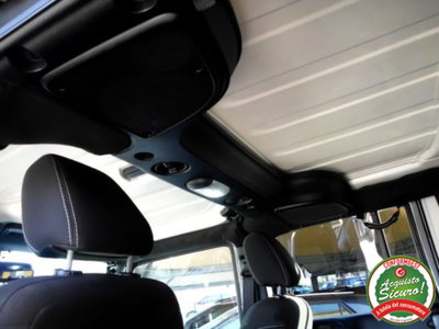 Jeep Wrangler Unlimited 2.8 CRD DPF Rubicon Auto (15)